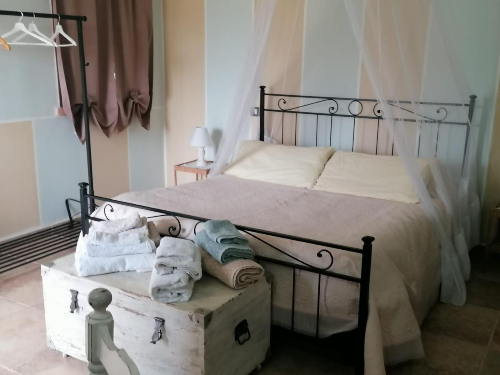 Casale Cavatella Panzió Sermoneta Kültér fotó